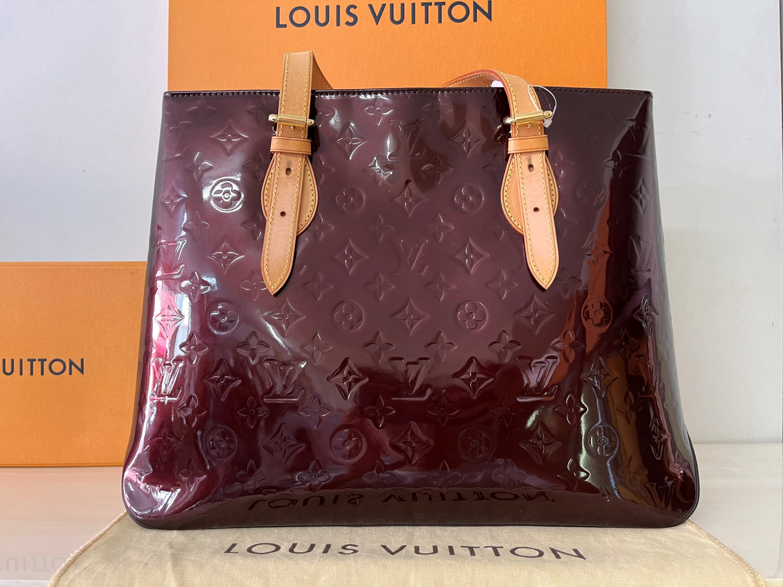 LOUIS VUITTON モノグラムヴェルニ ブレントウッド トートバッグ 